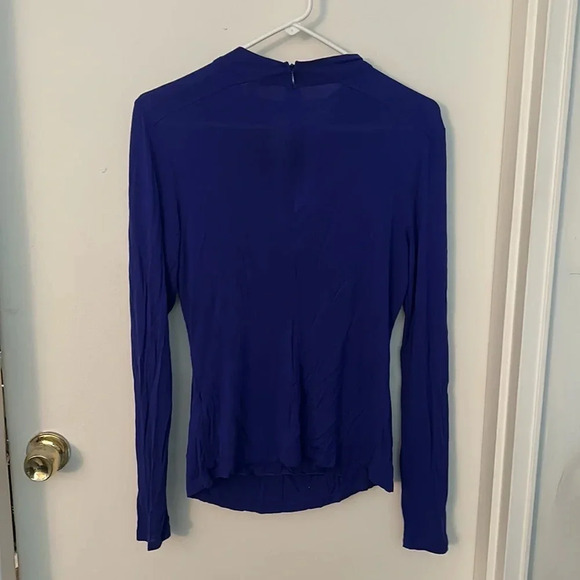 😍Guess women’s blouse size large - Picture 5 of 6